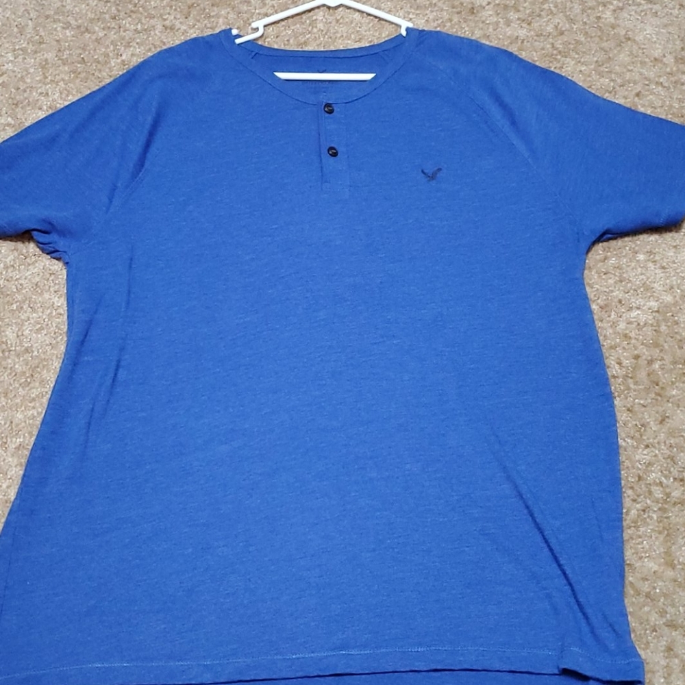 American Eagle t-shirt with 2 buttons